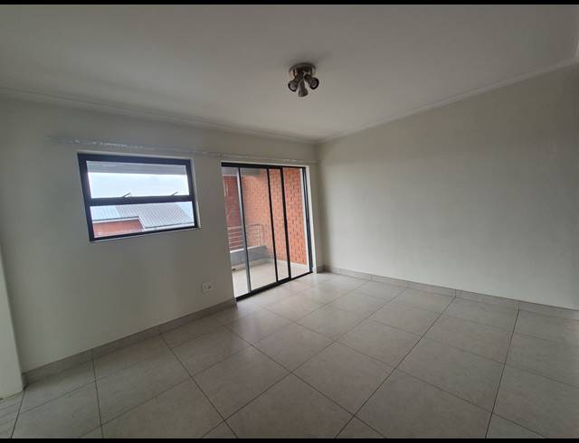 3 BEDROOM DUPLEX TO LET IN GLEN MARAIS